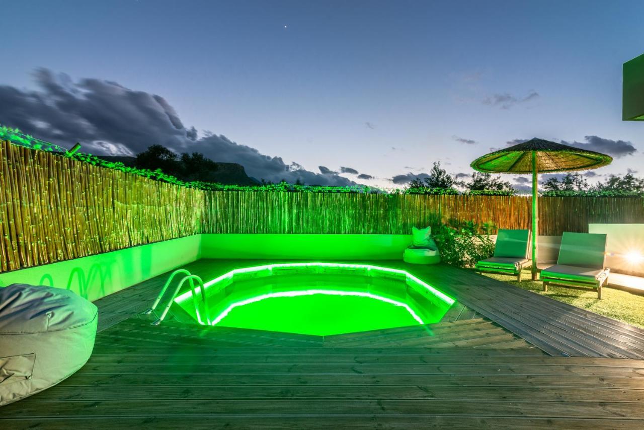 Modern House With Pool Near Beach Gazi Экстерьер фото
